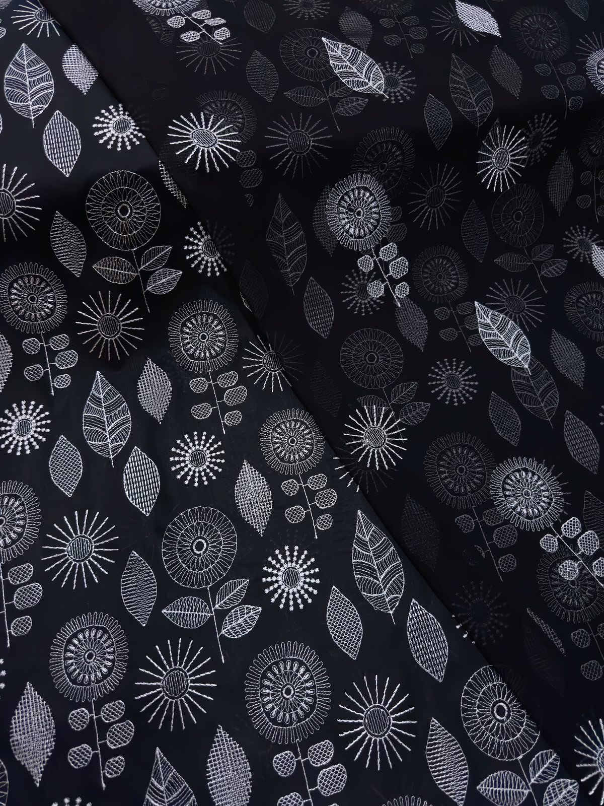 MONOCHROME